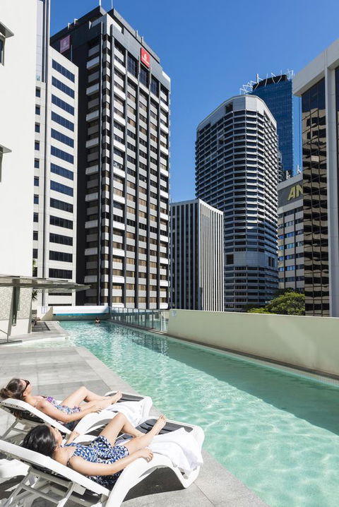 Oaks Brisbane Aurora Suites - QLD Tourism 1