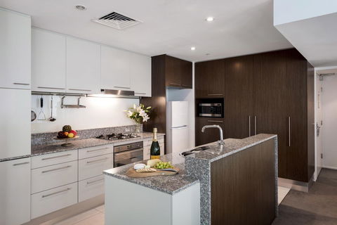 Oaks Brisbane Aurora Suites - QLD Tourism 6