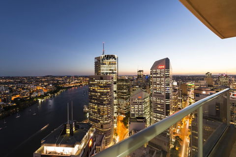 Oaks Brisbane Aurora Suites - QLD Tourism 10