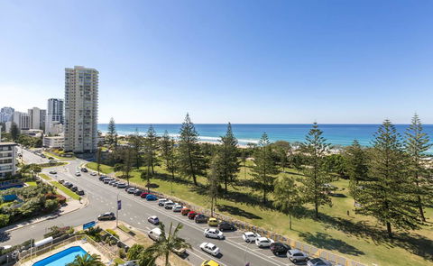 South Pacific Plaza - Official - QLD Tourism 35
