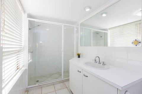 South Pacific Plaza - Official - QLD Tourism 30
