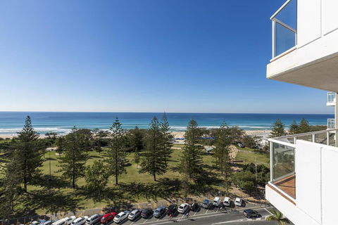 South Pacific Plaza - Official - QLD Tourism 13