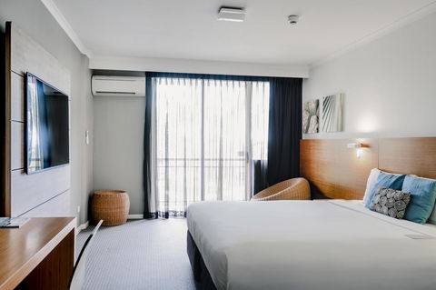 Novotel Cairns Oasis Resort - QLD Tourism 27