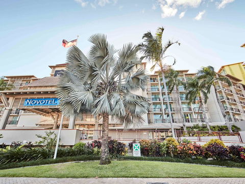 Novotel Cairns Oasis Resort - QLD Tourism 43
