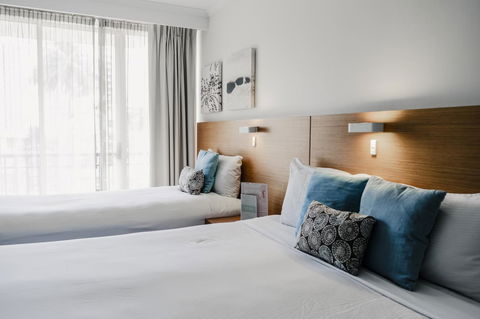 Novotel Cairns Oasis Resort - QLD Tourism 23