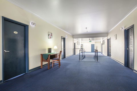 Nightcap At Atherton Hotel - Queensland Tourism 10