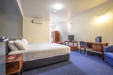 Nightcap At Atherton Hotel - Queensland Tourism 11