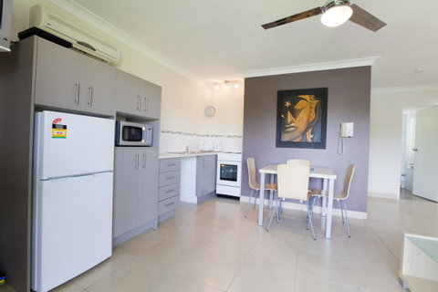 Bay Of Palms - Queensland Tourism 37