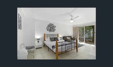 Bay Of Palms - Queensland Tourism 26