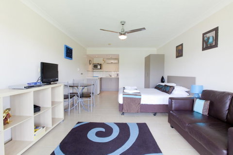 Bay Of Palms - Queensland Tourism 40