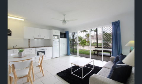 Bay Of Palms - Queensland Tourism 22