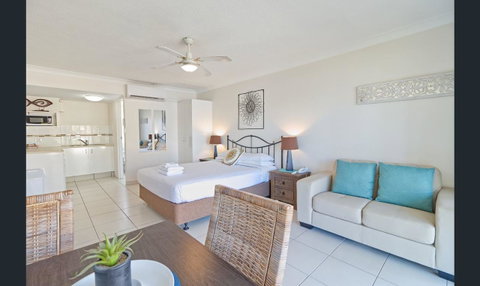 Bay Of Palms - Queensland Tourism 8