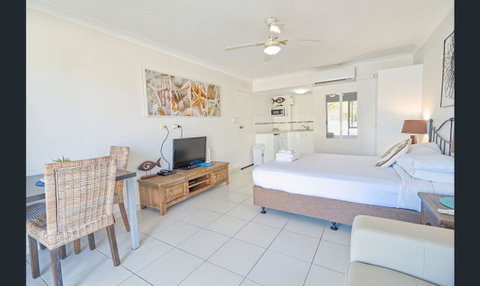 Bay Of Palms - Queensland Tourism 10
