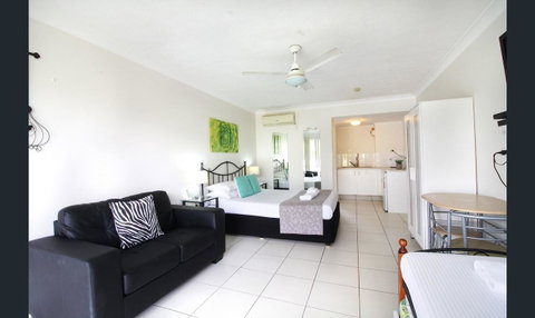 Bay Of Palms - Queensland Tourism 25