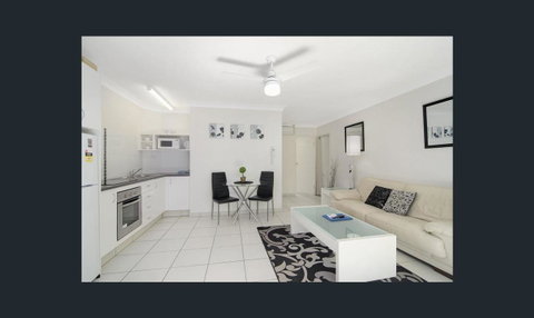 Bay Of Palms - Queensland Tourism 27