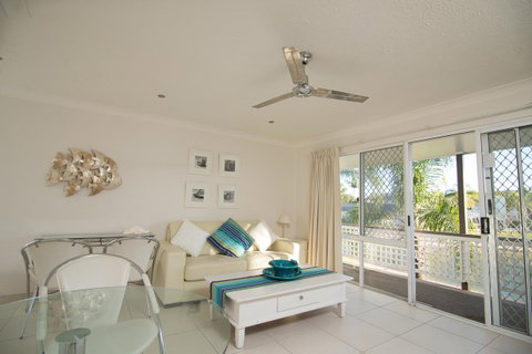Bay Of Palms - Queensland Tourism 31
