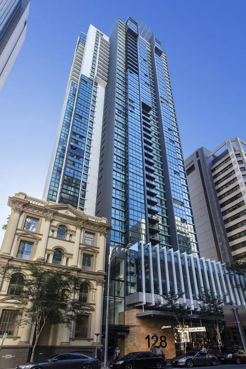 Oaks Brisbane On Charlotte Suites - QLD Tourism 3