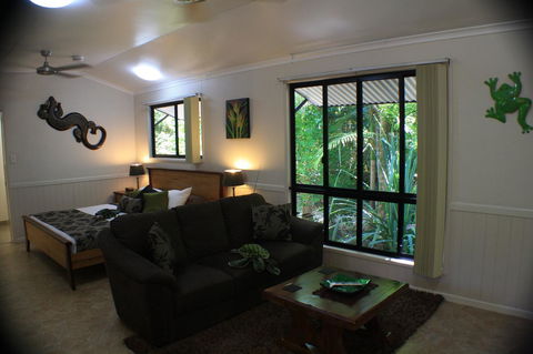 Boutique Bungalows - QLD Tourism 40