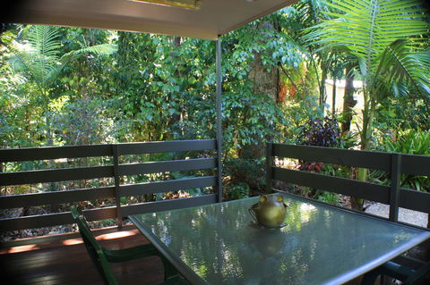 Boutique Bungalows - QLD Tourism 38