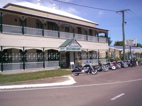 The Park Motel - QLD Tourism 0