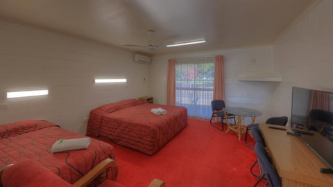 The Park Motel - QLD Tourism 30
