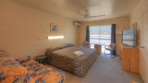 The Park Motel - QLD Tourism 33