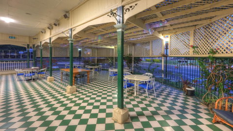 The Park Motel - QLD Tourism 13