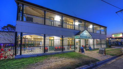 The Park Motel - QLD Tourism 9