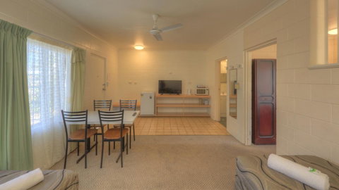 The Park Motel - QLD Tourism 24