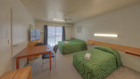 The Park Motel - QLD Tourism 22