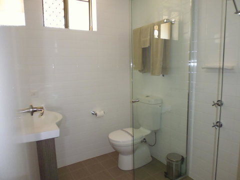 Burke & Wills Motor Inn - Queensland Tourism 25