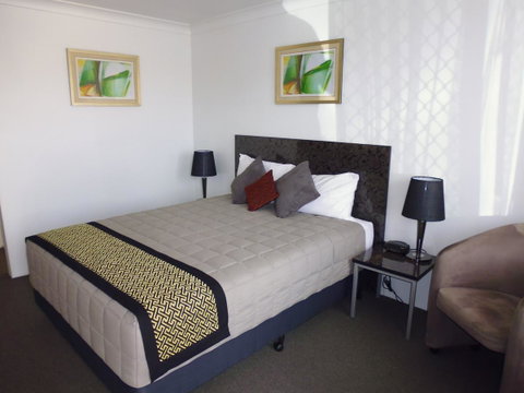 Burke & Wills Motor Inn - Queensland Tourism 27