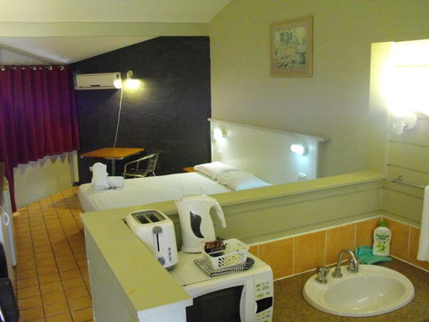 Kallangur Motel - QLD Tourism 1