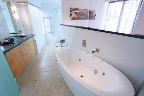 Oceans Mooloolaba - Queensland Tourism 8