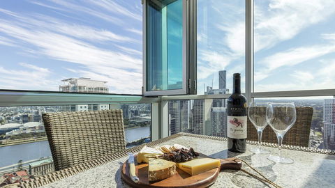 Oaks Brisbane Festival Suites - QLD Tourism 1