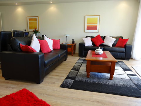 Waterfront Resort Villa With Buggy - QLD Tourism 4