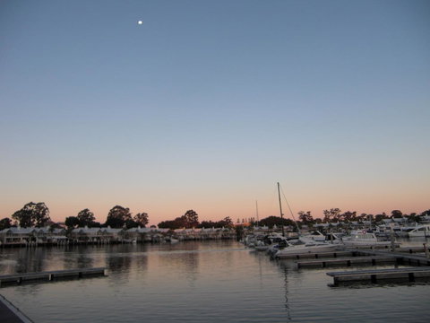 Waterfront Resort Villa With Buggy - QLD Tourism 27