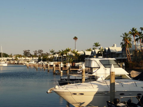 Waterfront Resort Villa With Buggy - QLD Tourism 28