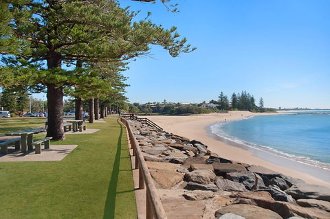 The Norfolks On Moffat Beach - QLD Tourism 9