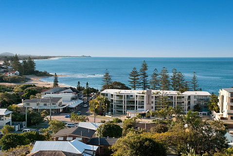 The Norfolks On Moffat Beach - QLD Tourism 40