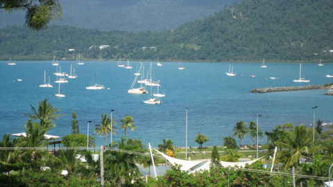 Waterview Airlie Beach - QLD Tourism 18