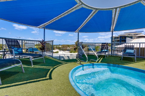 Beach Club Resort Mooloolaba - QLD Tourism 3