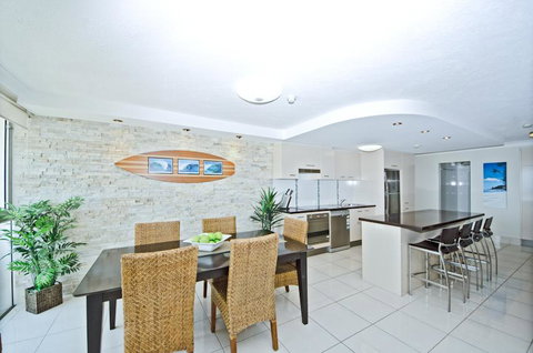 Burleigh Beach Tower - QLD Tourism 14