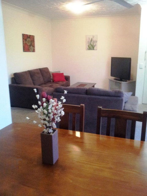 Champelli Palms Apartments - QLD Tourism 7