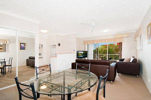 Champelli Palms Apartments - QLD Tourism 9
