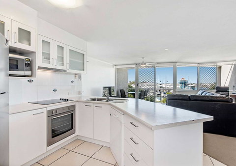 Sailport Mooloolaba Apartments - QLD Tourism 12