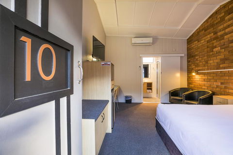 Downs Motel - QLD Tourism 3