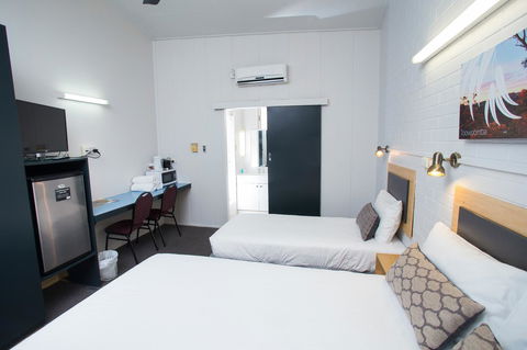 Downs Motel - QLD Tourism 31