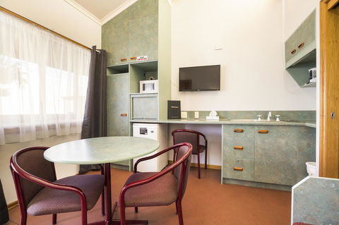 Downs Motel - QLD Tourism 7