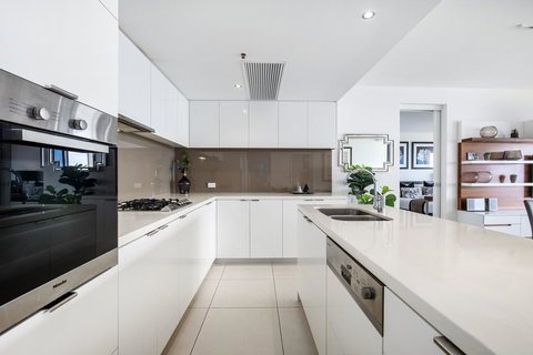 Ultra Broadbeach - Queensland Tourism 19